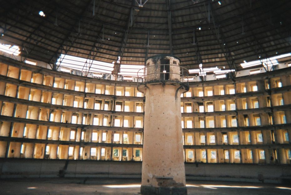 Bentham's Panopticon design in Presidio Modelo, Cuba.